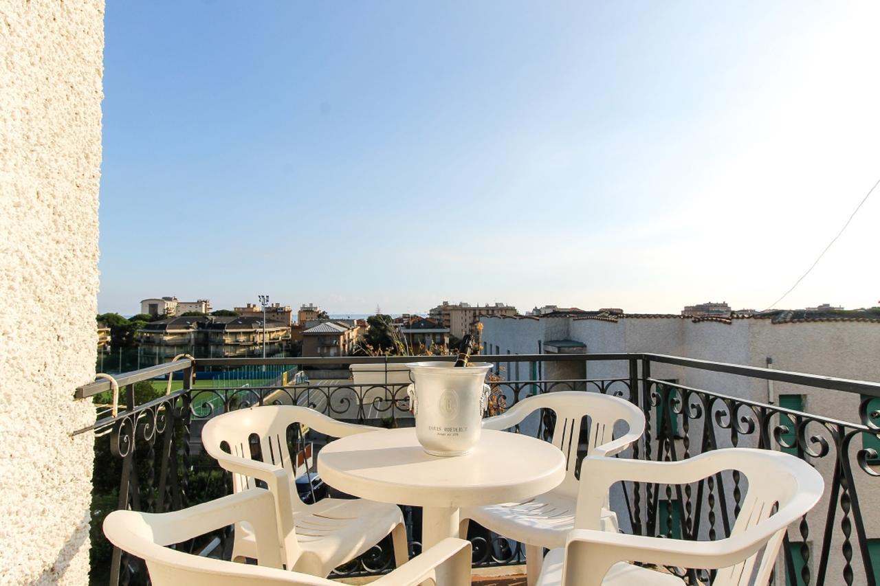 Hotel Riviera Pietra Ligure Exterior foto