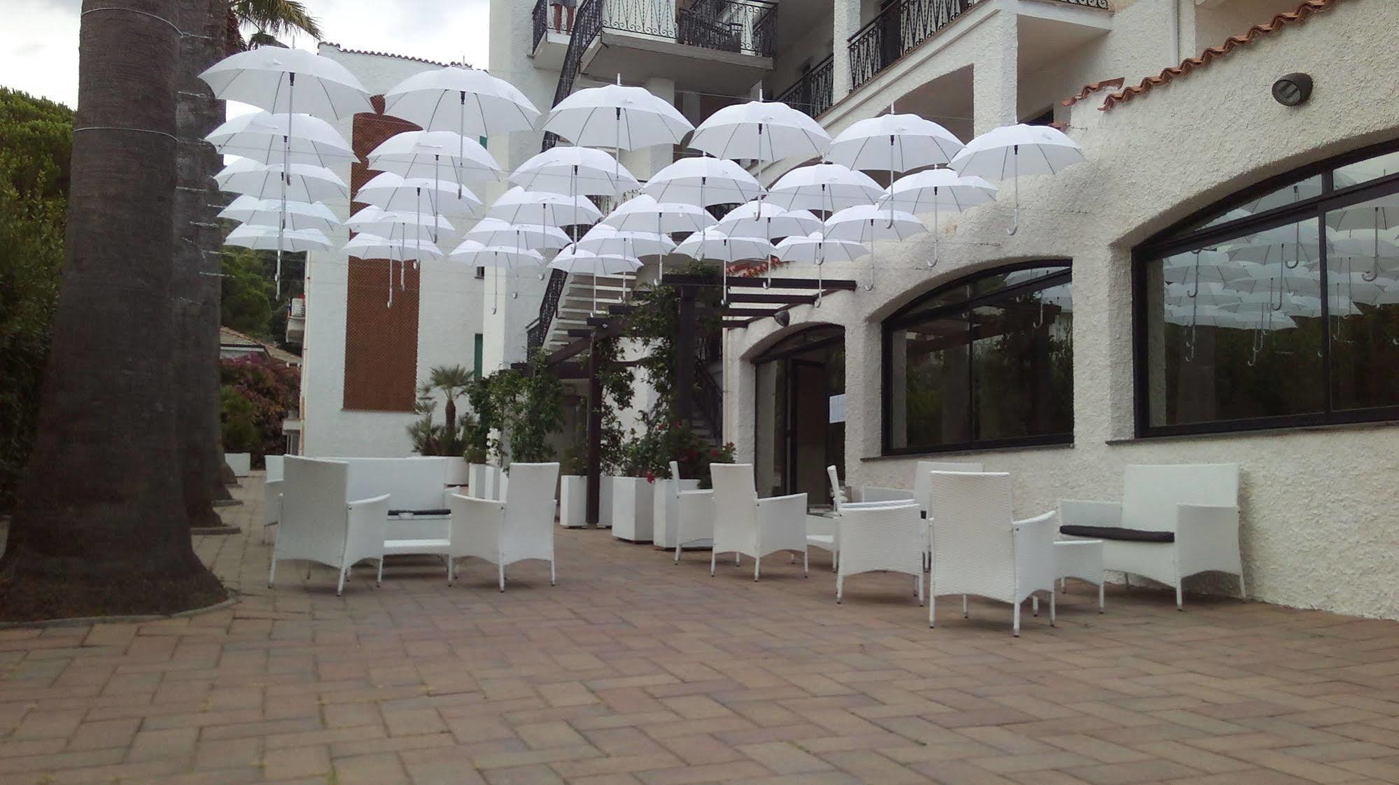 Hotel Riviera Pietra Ligure Exterior foto